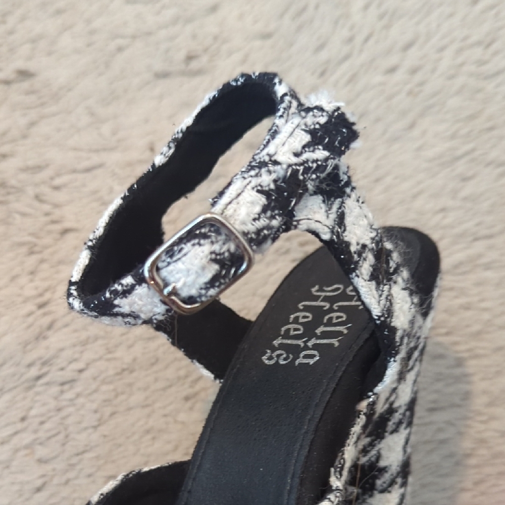 Hella Heels Houndstooth Black & White Special Edition 7" Platform Heels - Picture 10 of 10